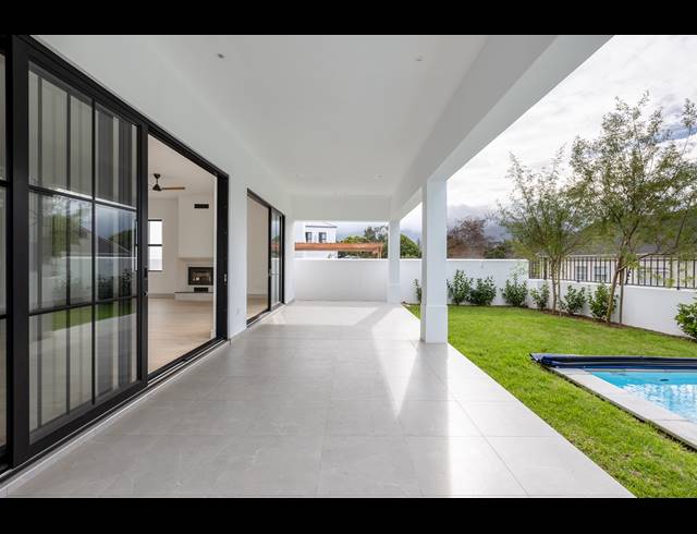 4 BEDROOM GATED ESTATE RENTED IN CONSTANTIA